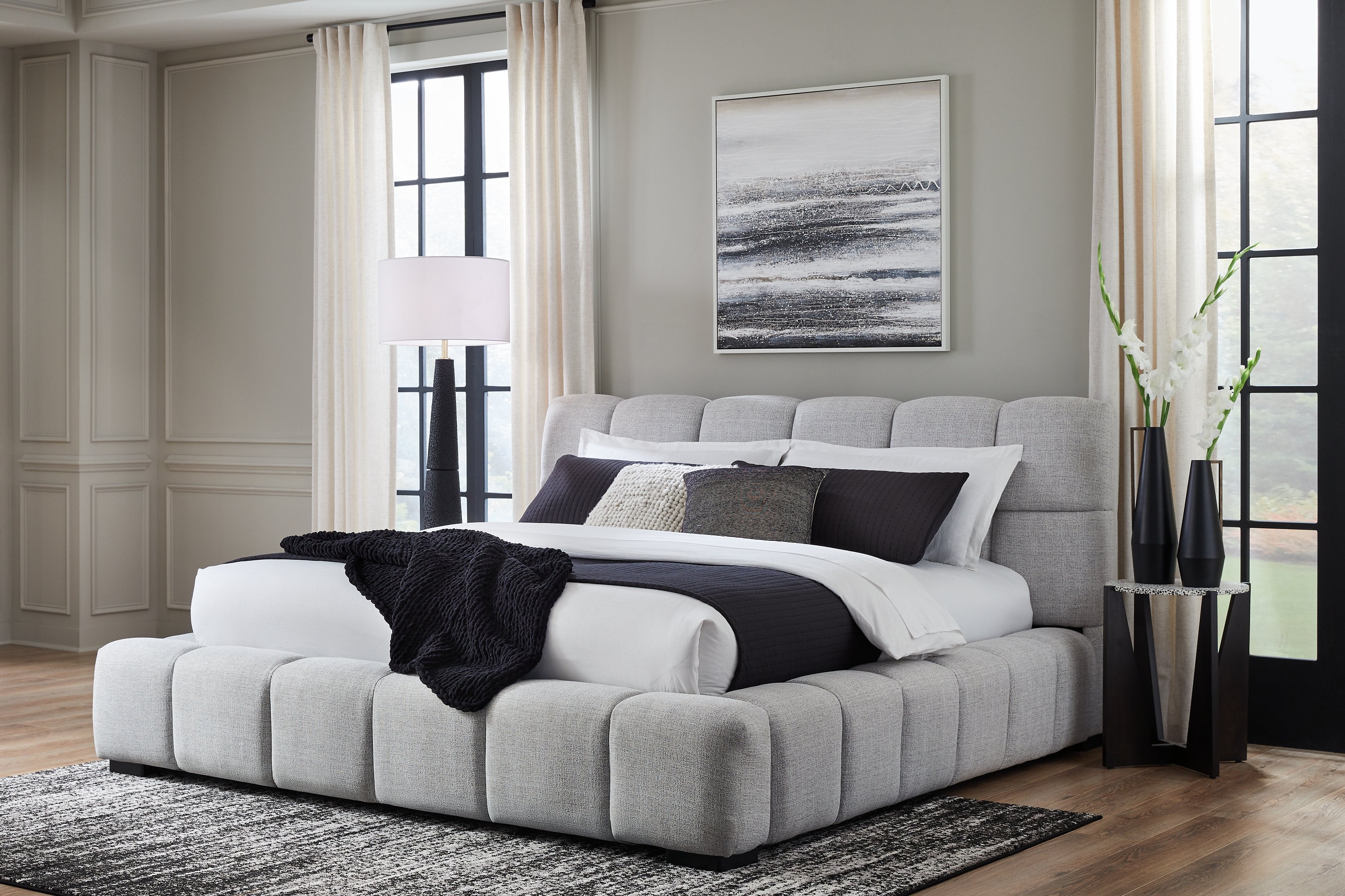 Grendusk Upholstered Bed